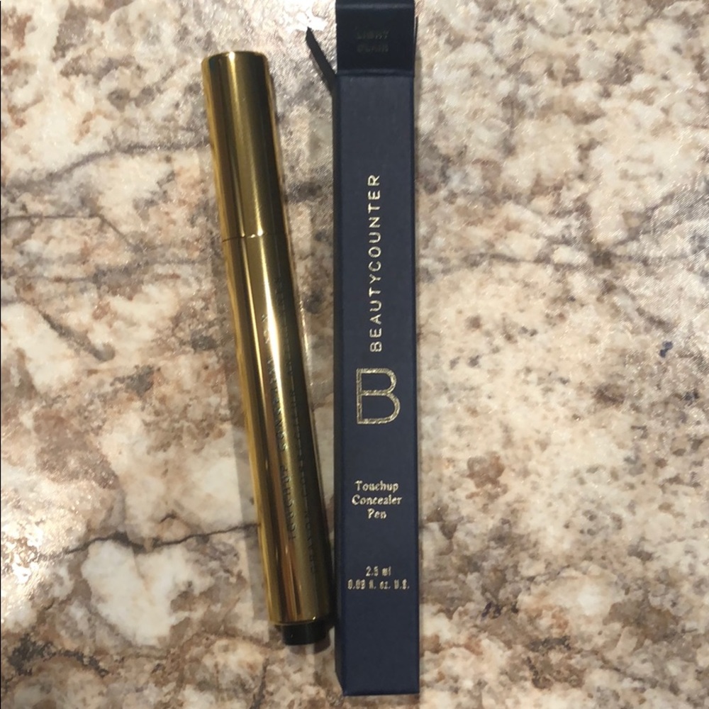 New Beautycounter Light Touchup Concealer Pen